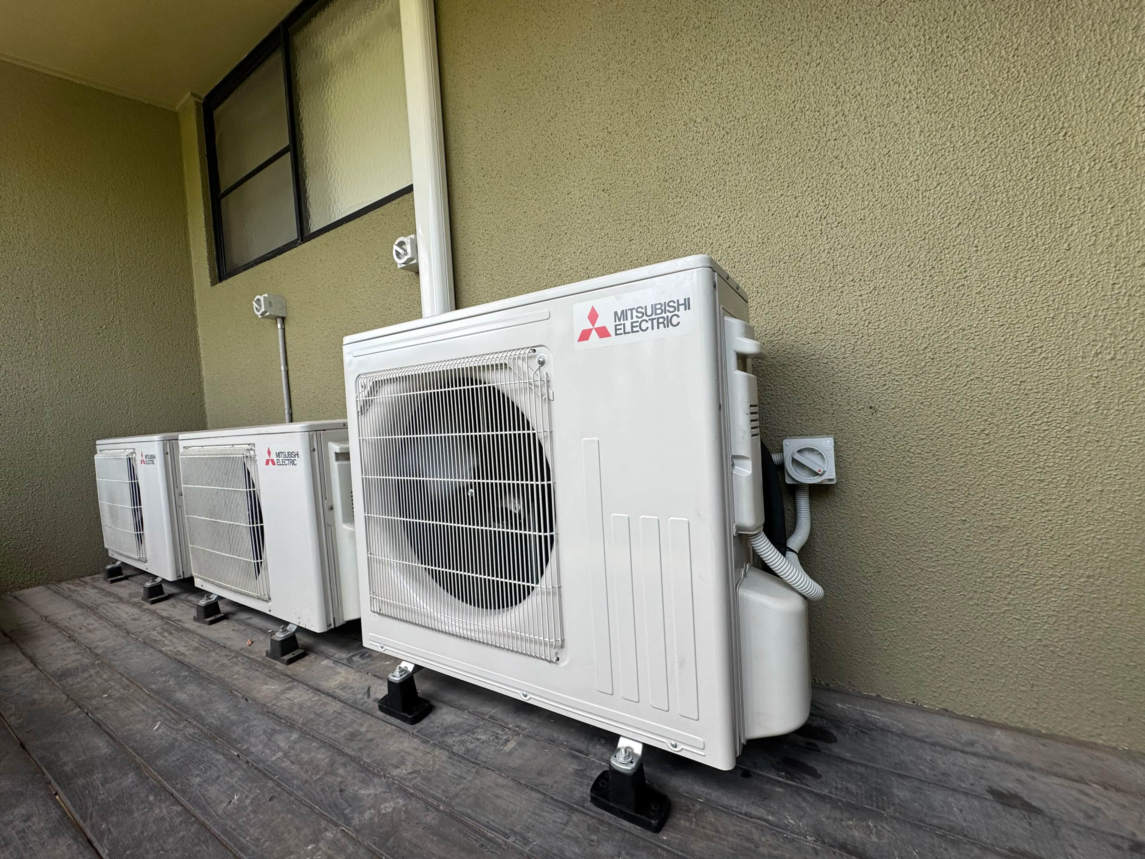 Flexible ductwork and branch box installation