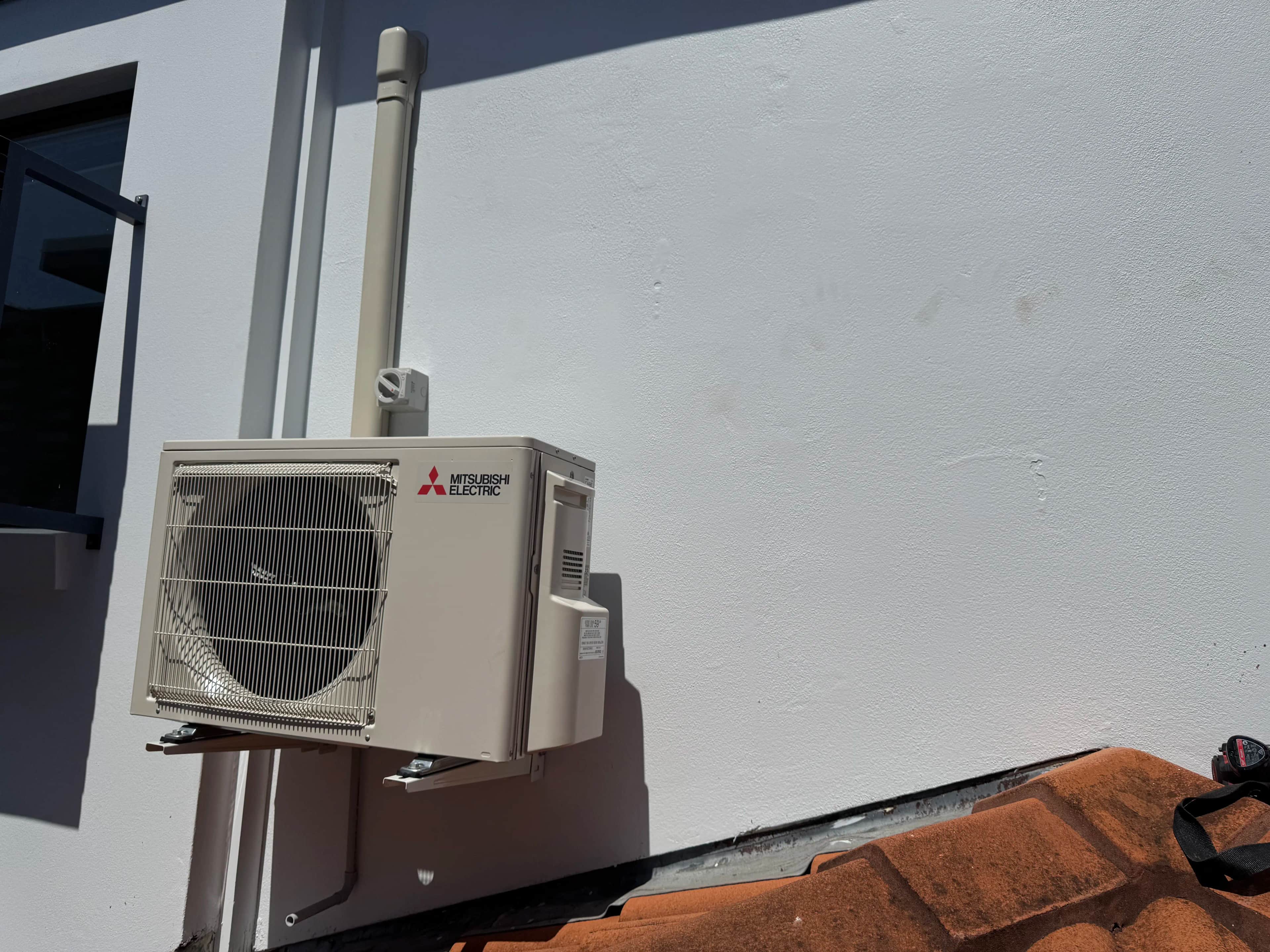 Outdoor split system bracket mounting